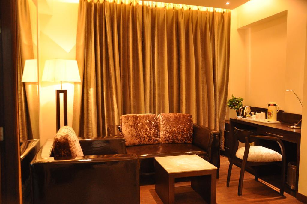 The Taj Hotel 3*